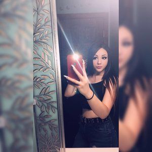 Meet your Posher, Davina